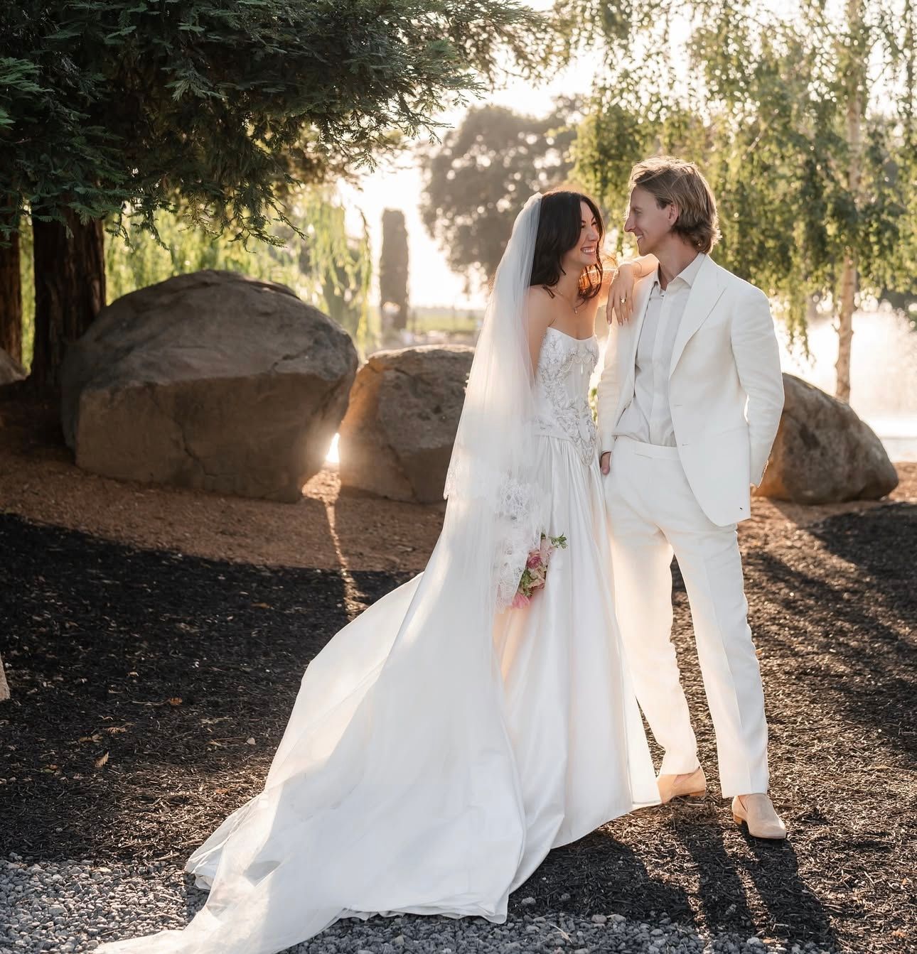 CUSTOM & BRIDAL